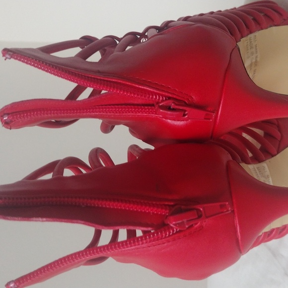 Shoes - Picture 4 of 6